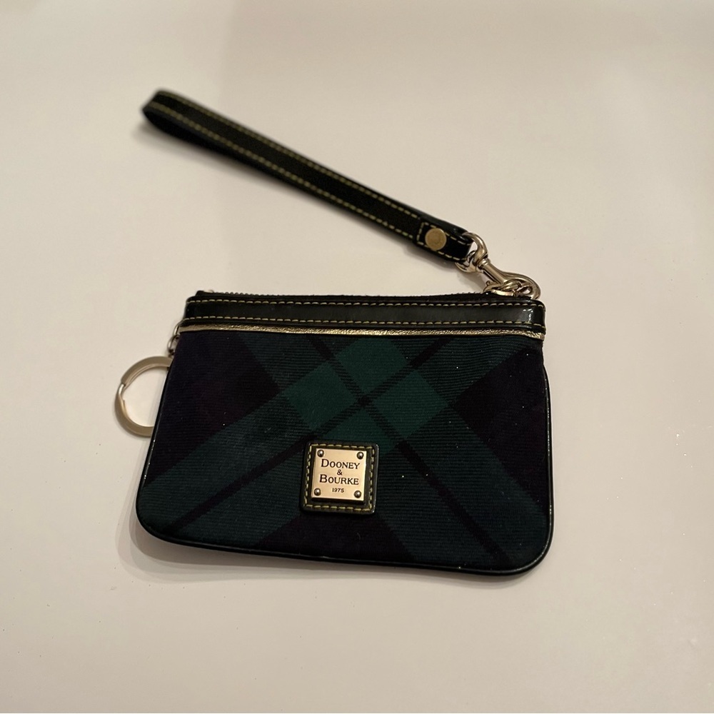 Dooney & Bourke wristlet. Nwot.